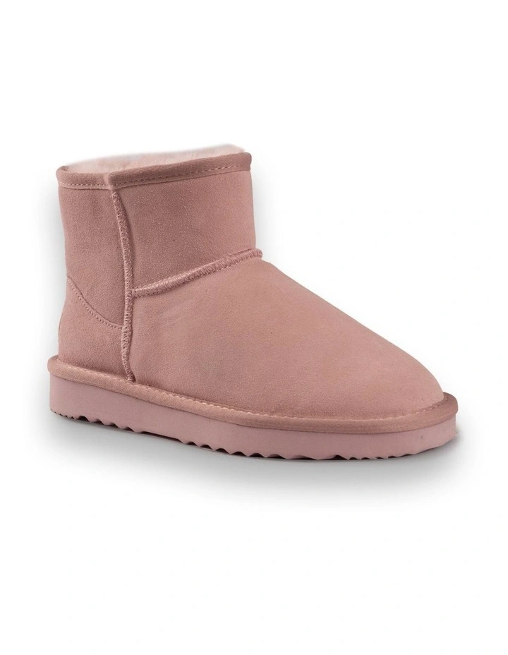 Women Short Sheepskin Ankle UGG Boot in Light Grey in Pale Pink