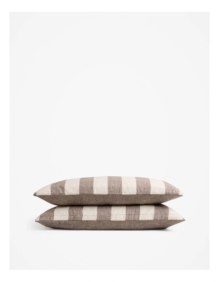 Lewis Quilted Pillowcase Pair in Chocolate
