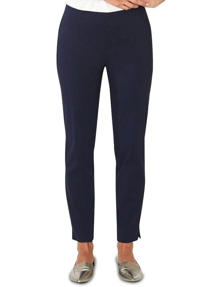 Zenya Capri Pant in Navy