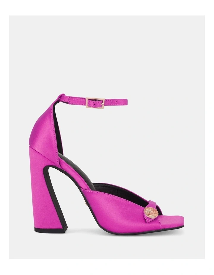 Zaltana Heels in Magenta