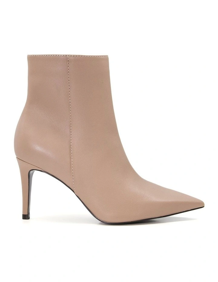 Oliyah Boots in Beige