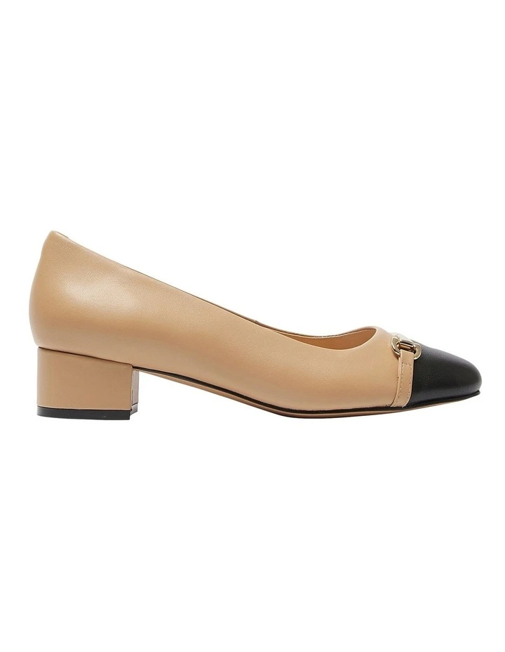 Rita Heeled Shoes in Black/Camel Glove