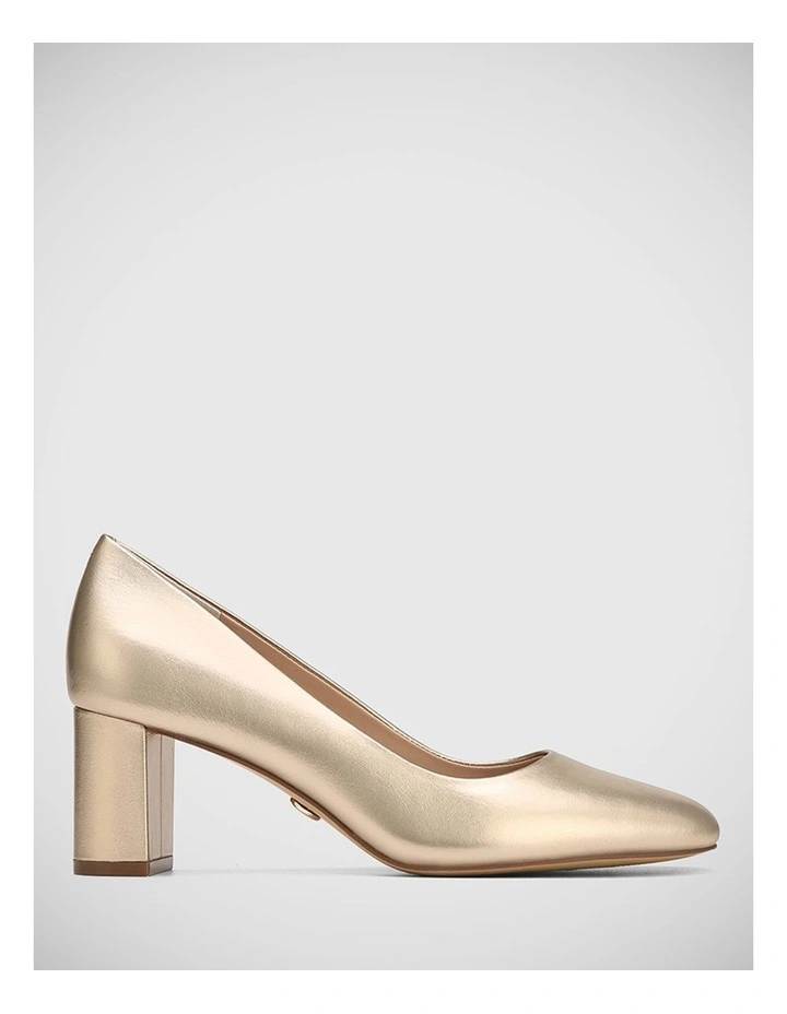 Kenzia Leather Pump in Champagne