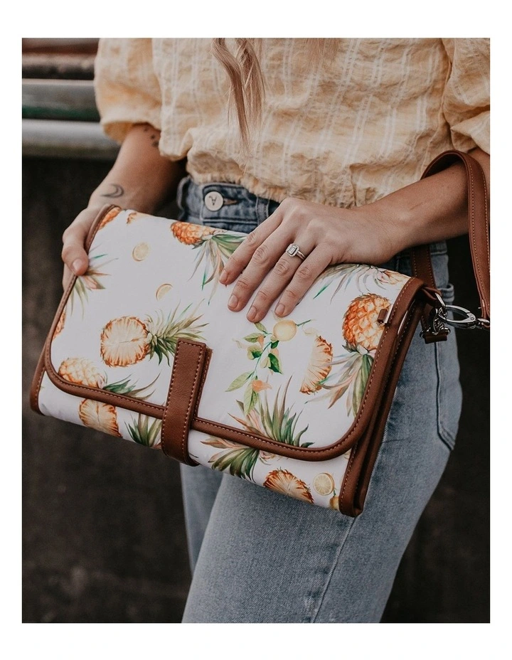 Change Mat Clutch in White