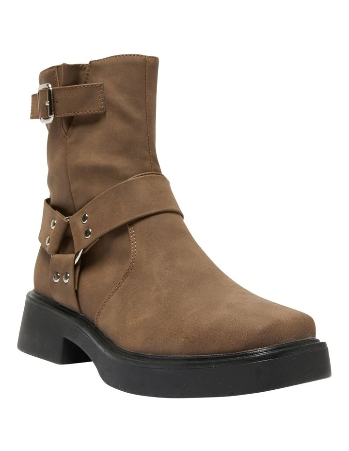 Ethan Boots in Brown Nubuck