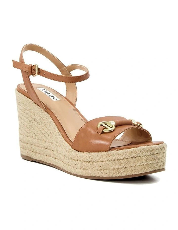 Kai Wedge in Tan