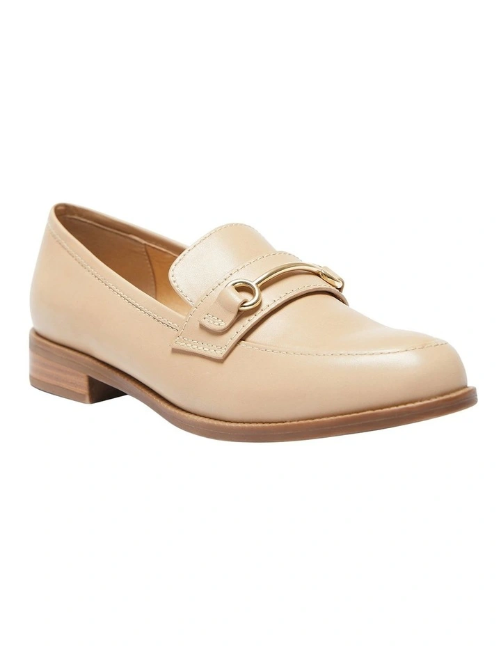 Paragon Flat Shoes In Nude Leather