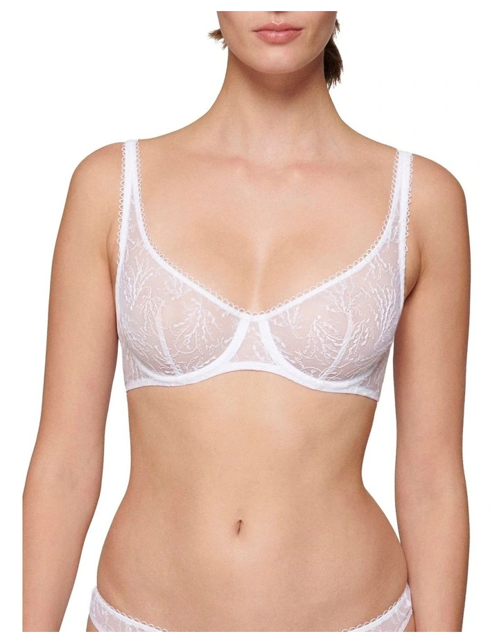 Opaline Curved Neckline Bra in White