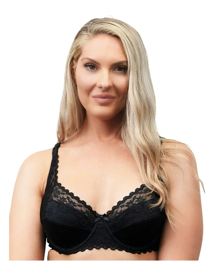 Wired Padded Scalloped Lace Bra in Black
