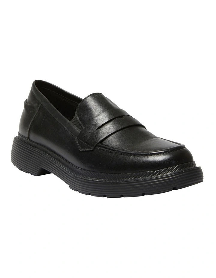 Eleanor Flat Shoes in Black