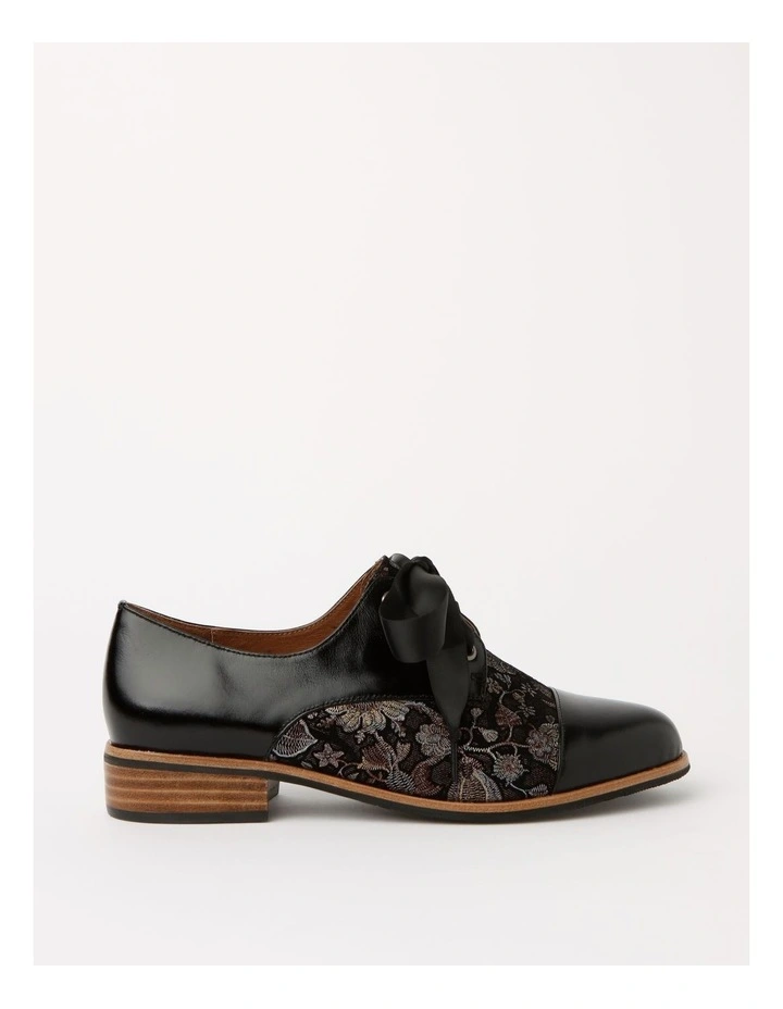 Avril Flat Shoes in Black Assorted