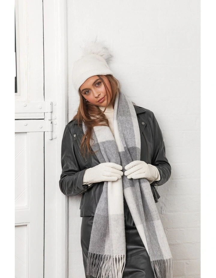 Violeta Wool Scarf in Grey