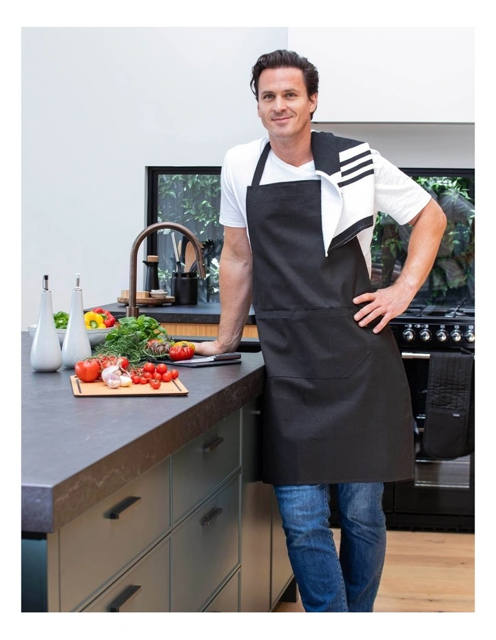 Lennox Black Oven Mitt in Balck