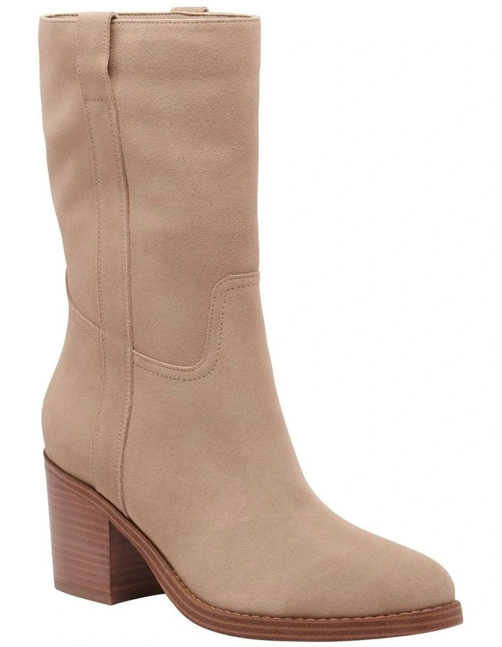 Hess Boots in Taupe
