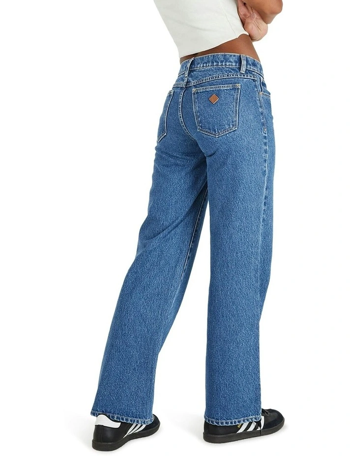 99 Low Wide Petite Jeans in Chantell Organic