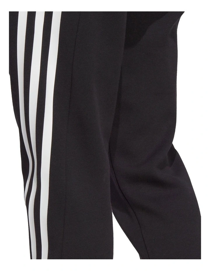 Future Icons 3-Stripes Joggers in Black