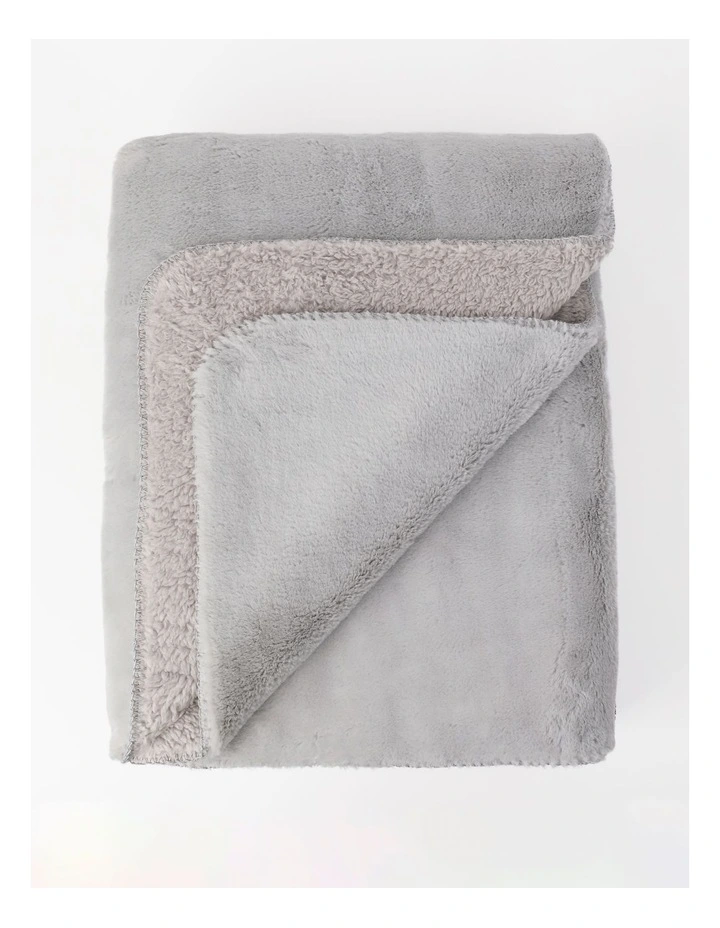 Reversible Sherpa Blanket in Grey