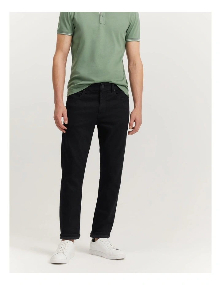Standard Fit Jean in Black
