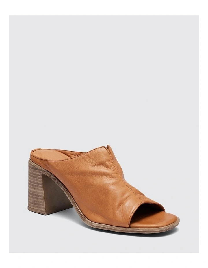 Vivien Heels in Tan