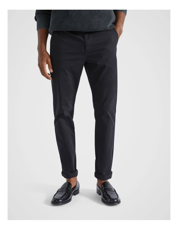 Tapered Chino in True Black