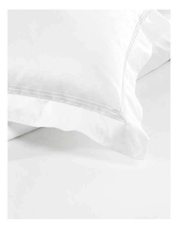 Palais Range in White
