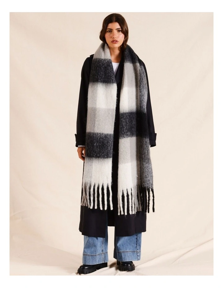 Chunky Check Winter Scarf in Black