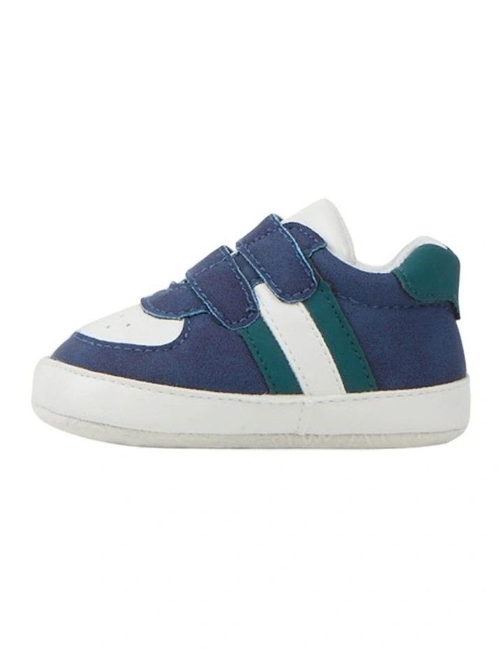 Kadence Prewalker Sneaker in Navy