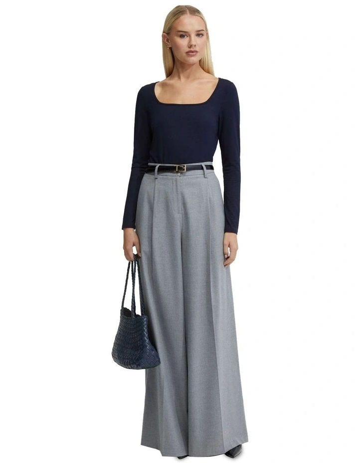 Cassie Square Neck Long Sleeve T-shirt in Navy