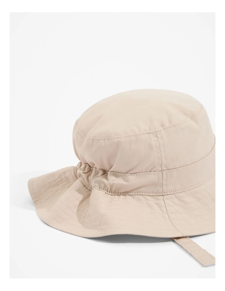 Contrast Bucket Hat in Natural