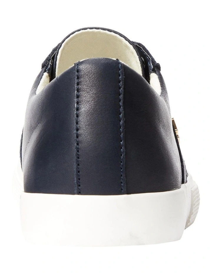 Janson II Leather Sneaker in Navy