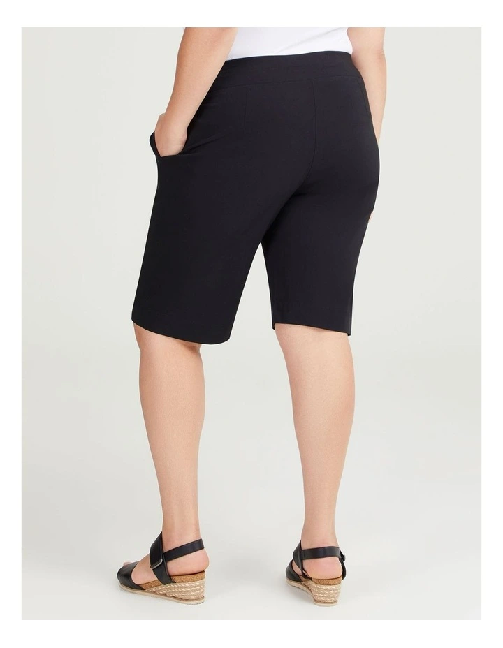 Expose Shorts in Black