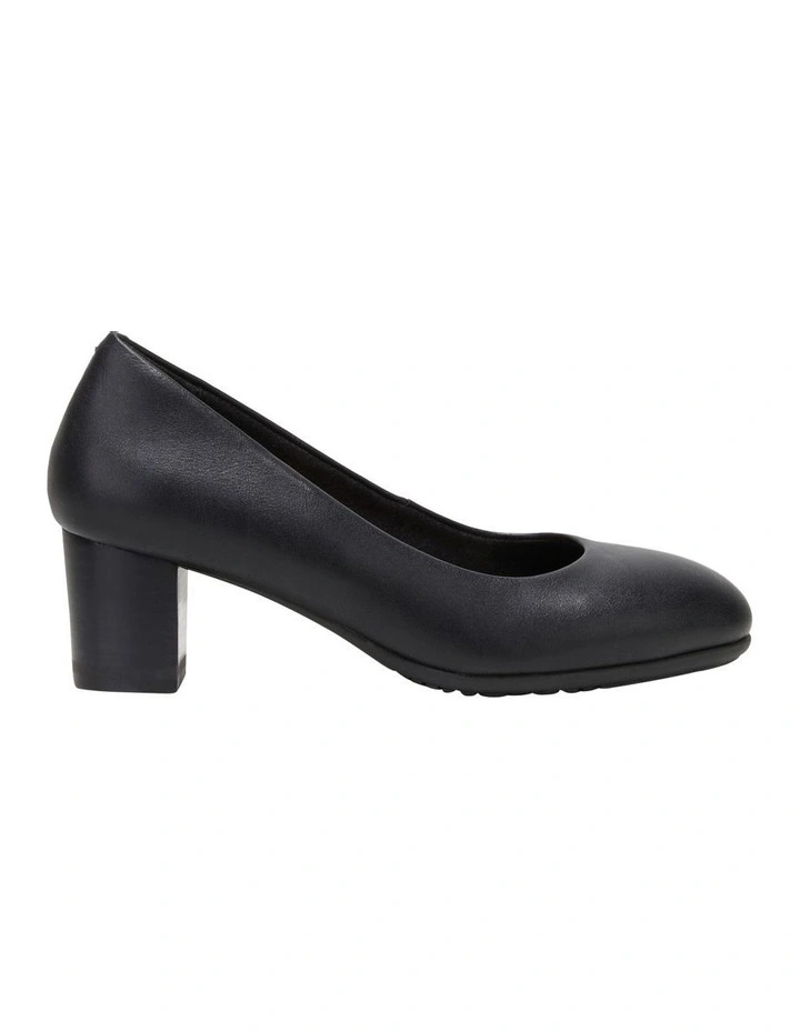 The Block Leather Heeled Shoes in Black