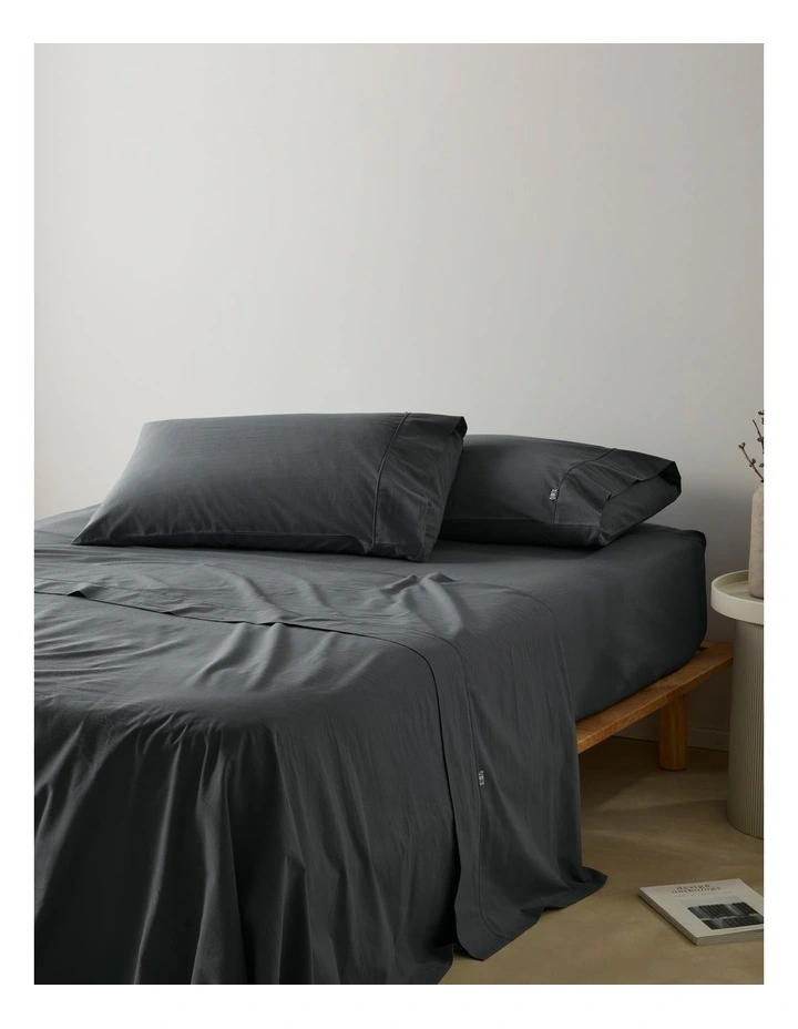 Stonewashed Cotton Fitted Sheet in Iron