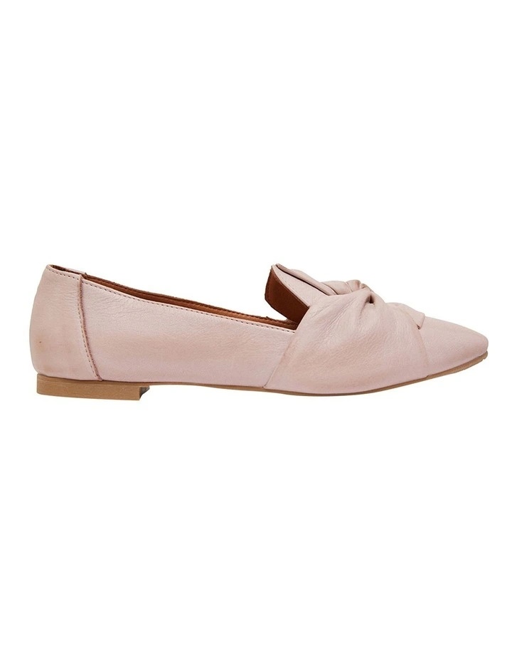 Rosco Flat Shoes in Blush Leather