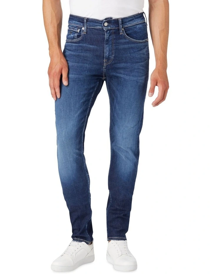 Slim Tapered Jeans in Dark Wash