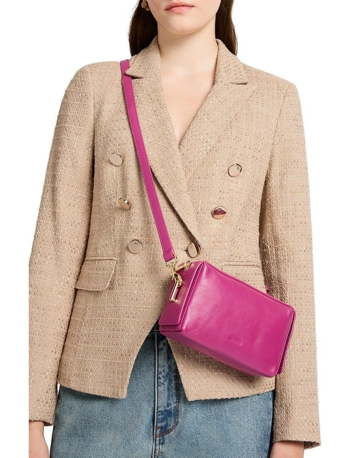 Pia Leather Crossbody Bag in Magenta
