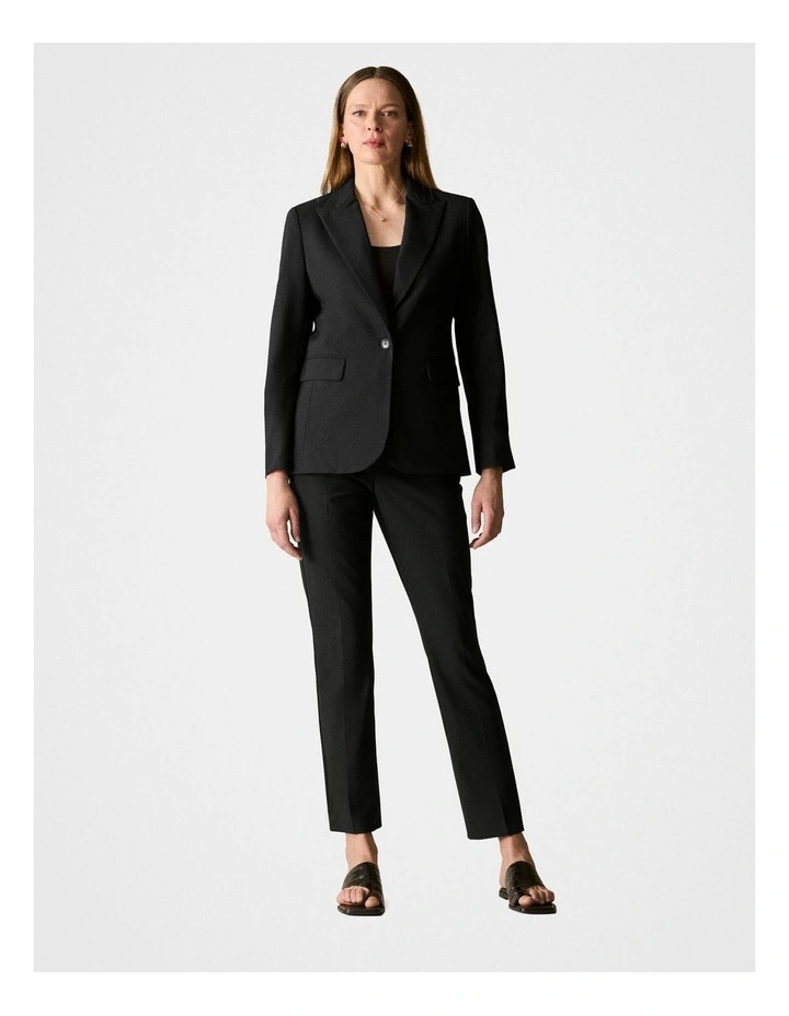 Tailored Tapered Leg Pant in Black