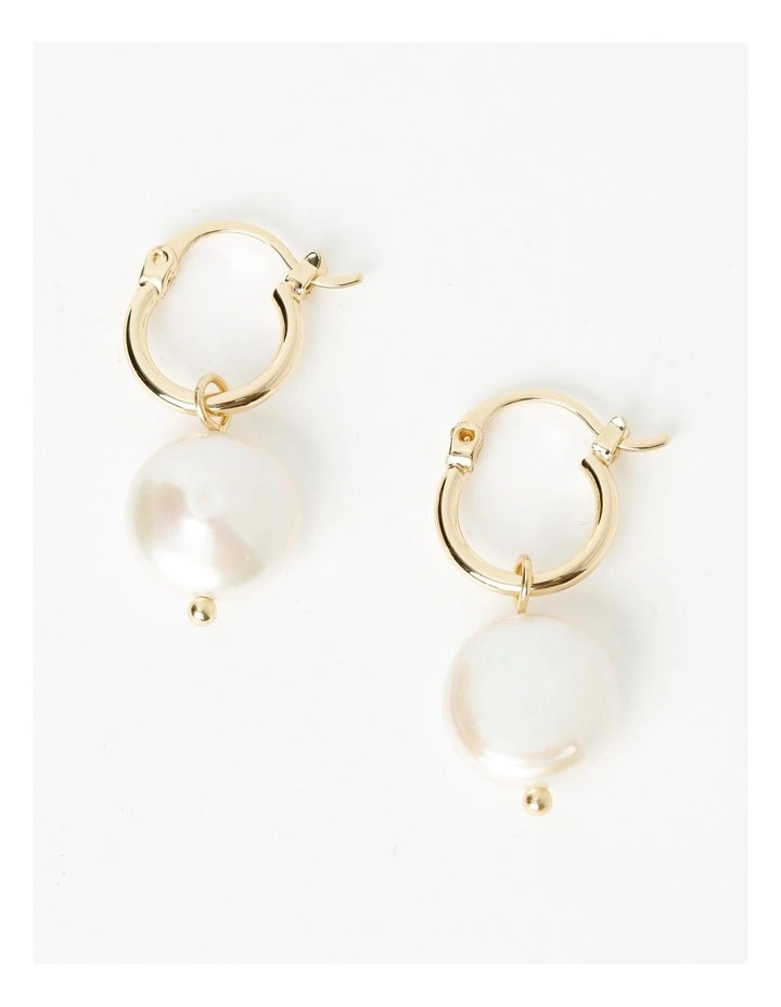 Pearl Earring in Gold