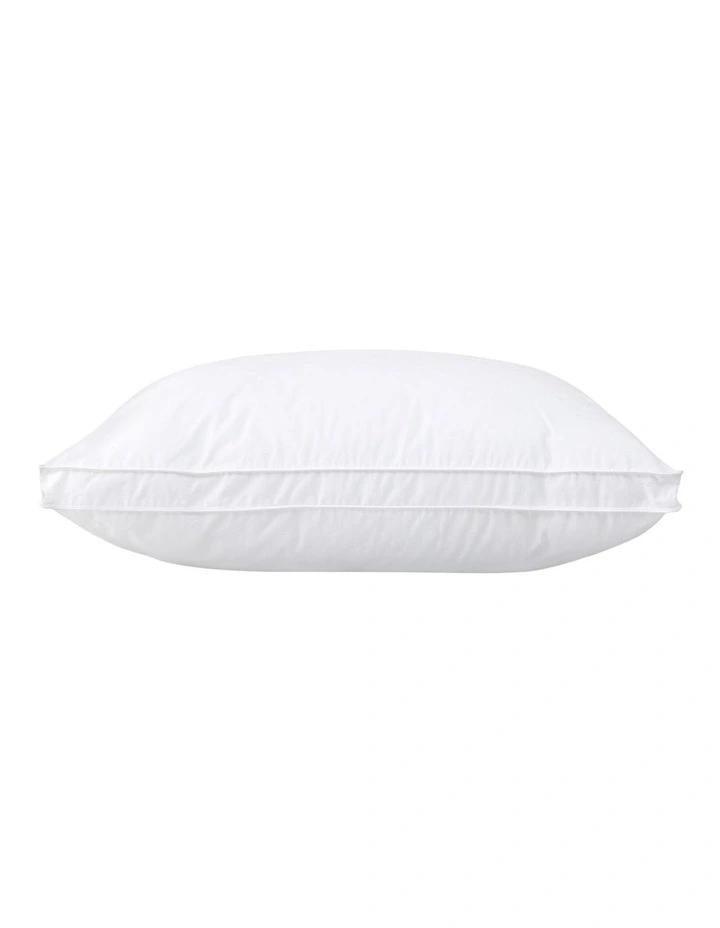 Deluxe Dream Polyester Pillow in White