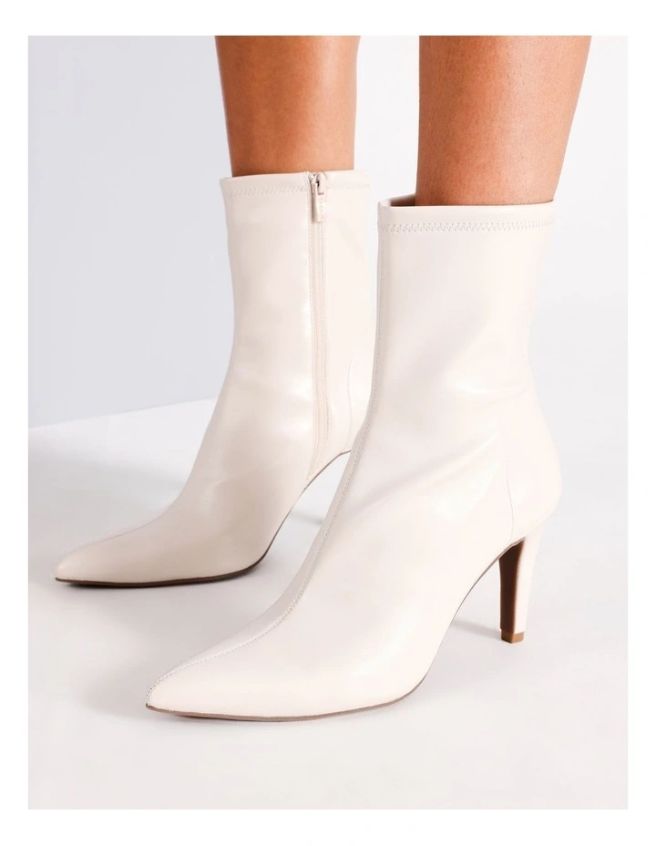 Lani Boot in Vanilla