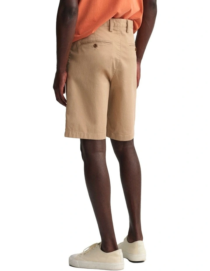 Hallden Twill Shorts in Khaki