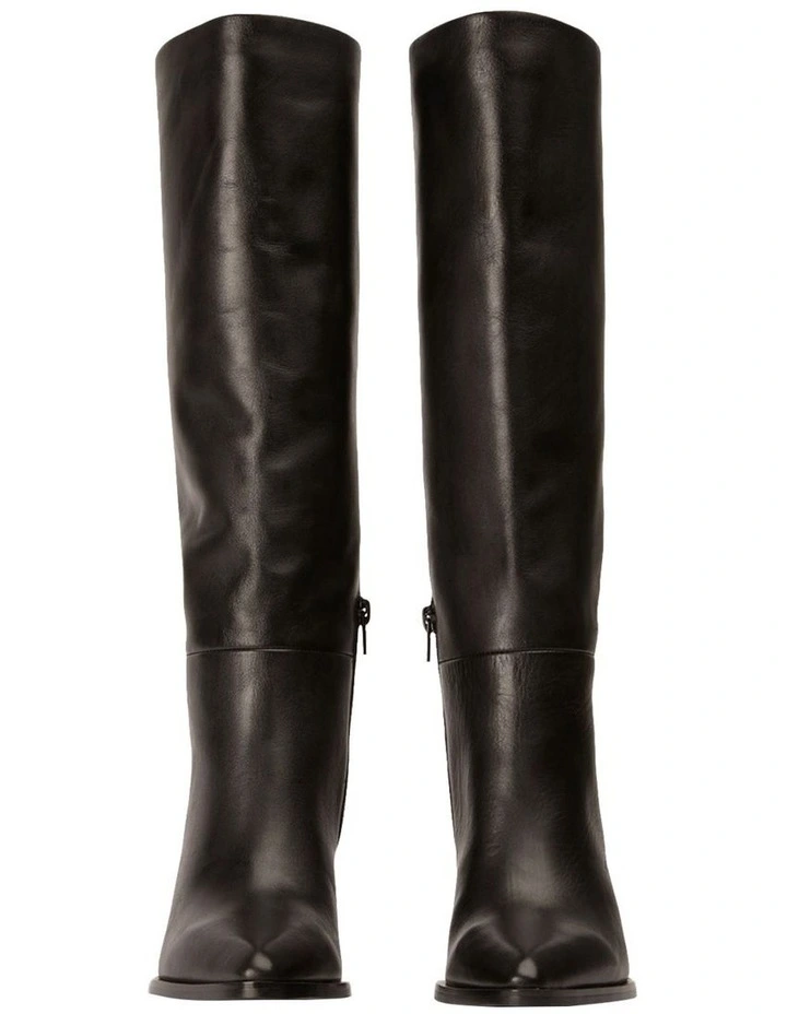 Peppe Boots in Black