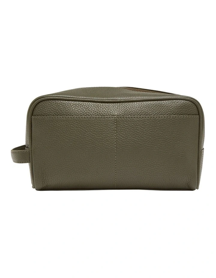 Royce Leather Wash Bag in Olive