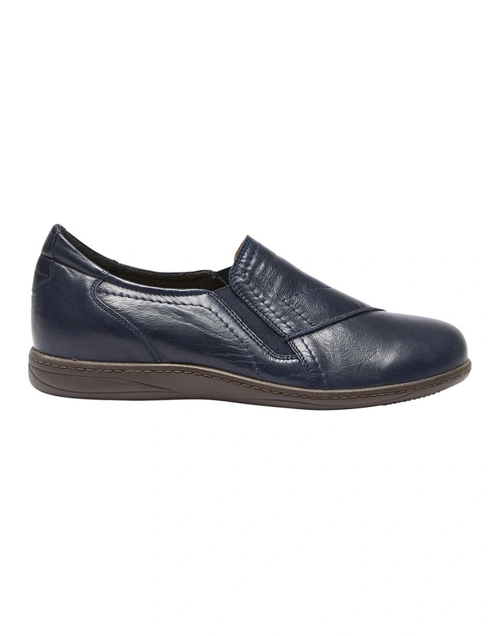 Latrobe Flat Shoes In Navy Glove