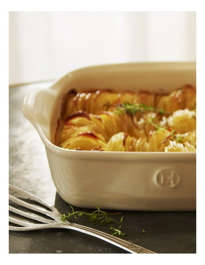 Square Baking Dish 1.8L in Burgundy
