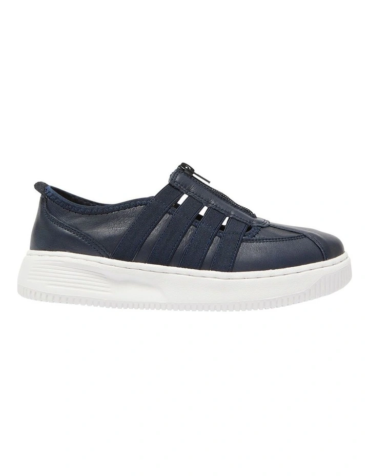 Newport Sneakers in Navy Leather
