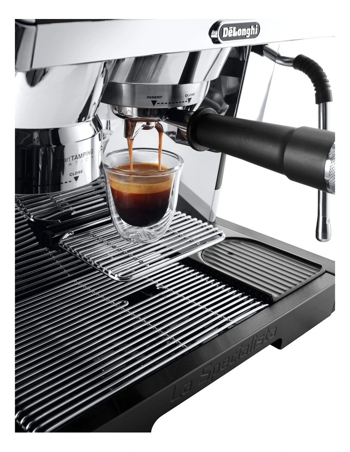 La Specialista Prestigio Manual Pump Coffee Machine in Black EC9355BM