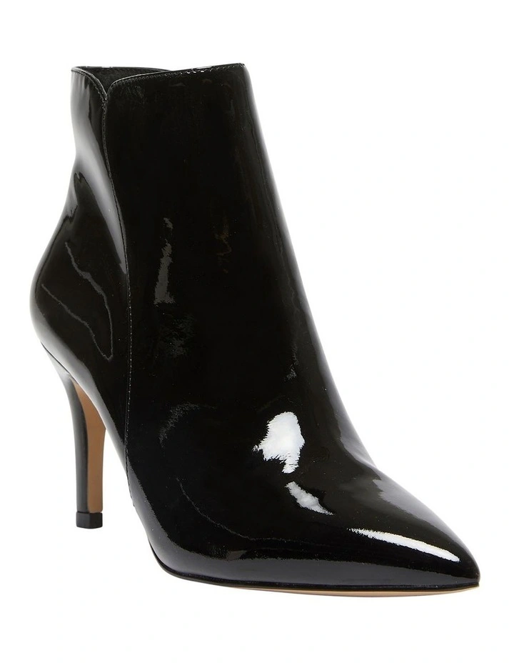 Ursula Leather Boots in Black
