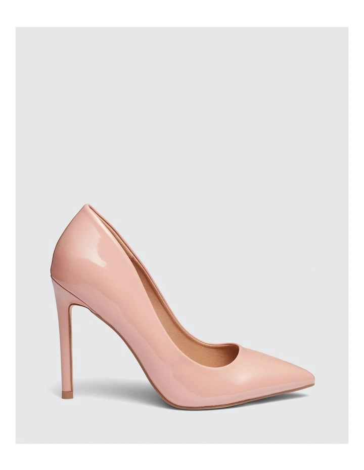 Indya Pumps in Nude Patent