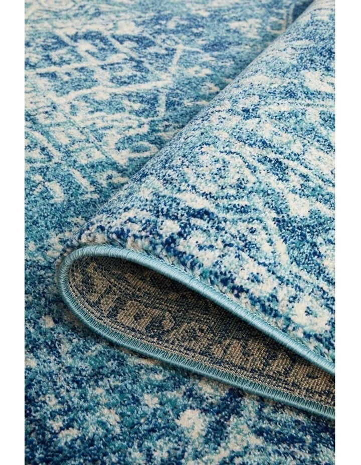 Evoke Muse Transitional Rug in Blue